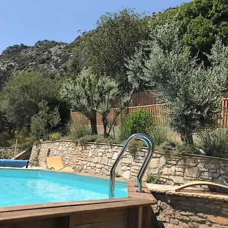 Sur La Colline Avec Acces Piscine 아파트 *