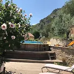 Sur La Colline Avec Acces Piscine Appartement