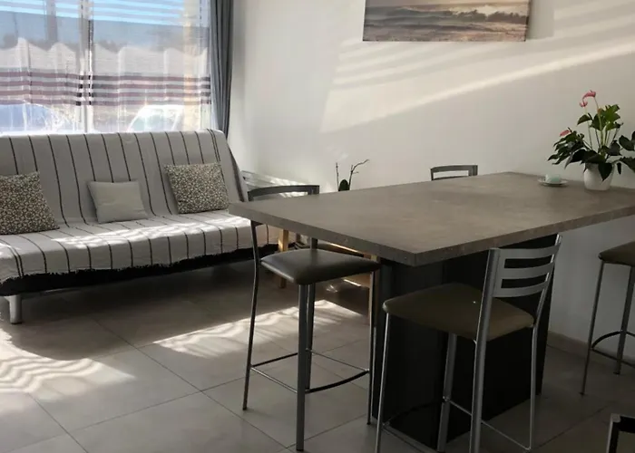 Sur La Colline Avec Acces Piscine Apartment *