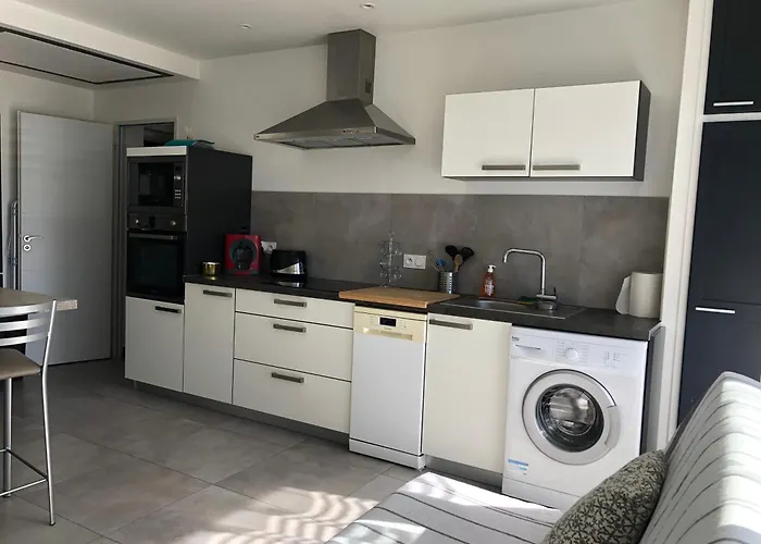 Sur La Colline Avec Acces Piscine